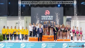 podio jr sfe05806 copia simone ferraro ph